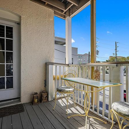 Retro Retreat In Dtsp - Explore The Downtown Area St. Petersburg Bagian luar foto